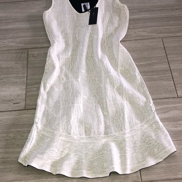 Stunning Fitted Dress - Picture 3 of 8